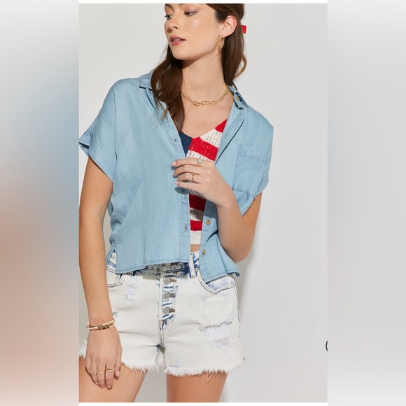 (38)🌷New Francesca’s Kali Short Sleeve Button Down Shirt🌷 - Picture 2 of 6